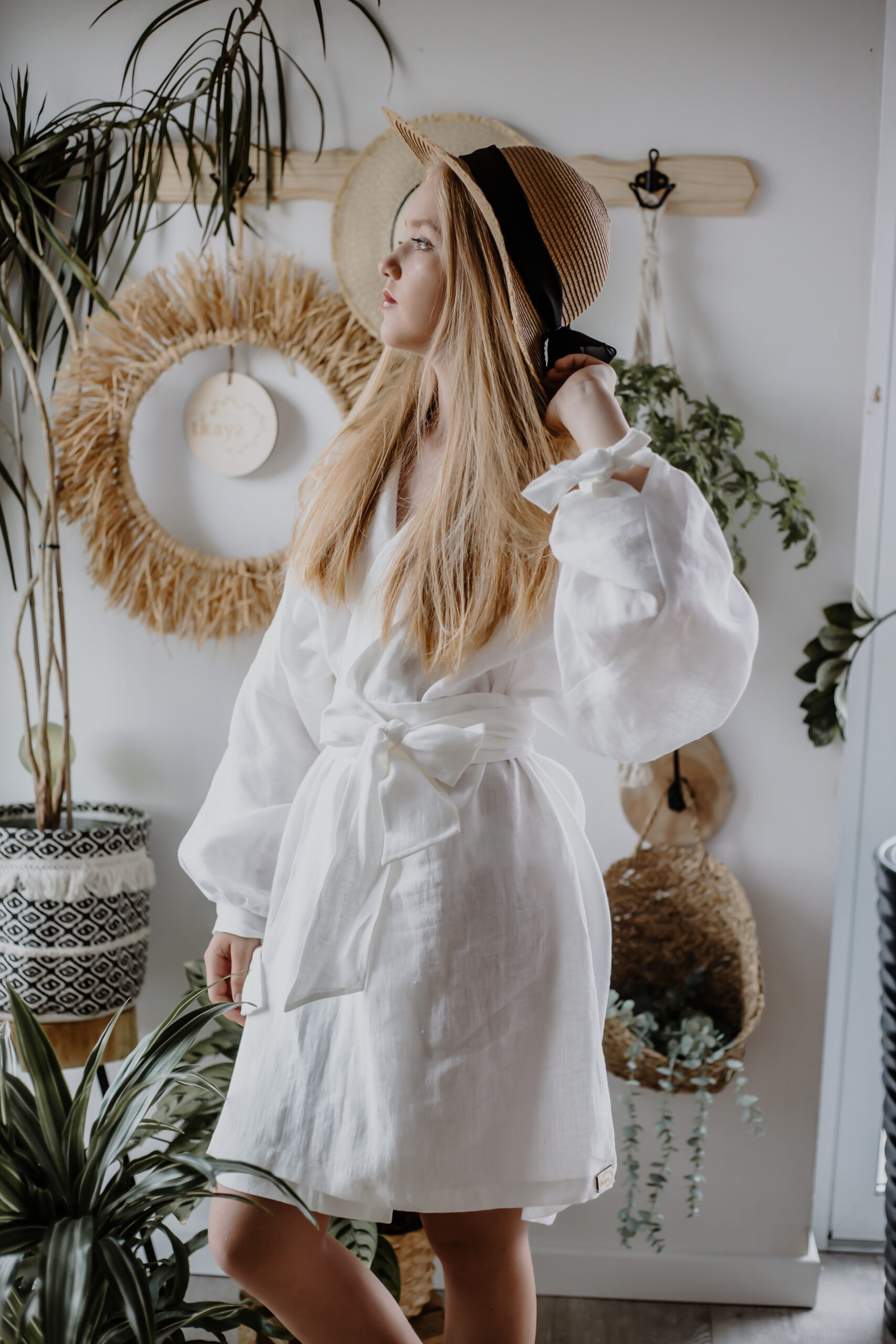 TKAYA (1 of 66) NAMASTE biała